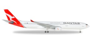 Qantas Airbus A330-300 New 2016 Livery Reg# VH-QPJ Herpa Die-cast 530156 Scale 1:500