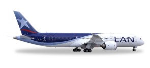 LAN Airlines Boeing 787-9 Dreamliner Reg# CC-BGA Herpa Wings HE557405 Scale 1:200