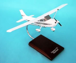 Cessna C-172 Modern by Executive Series Scale 1:32 Item Number: H2932 Scale 1:32