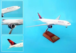 Delta 777-200LR On wood stand and gear Skymarks SKR5009 scale 1:200