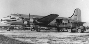 US Army C-54M Douglas C-54M Skymaster 44-9030 Herpa 559720 1:200